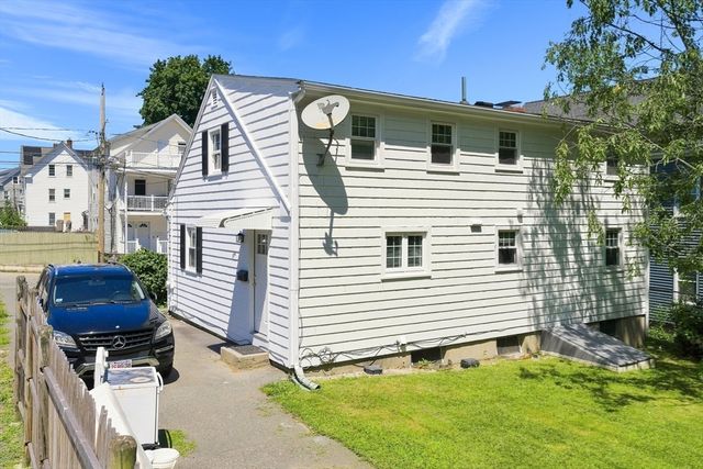 104 Highland St, Brockton, MA 02301