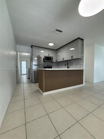 6510 SW 49th Street 2, Davie, FL 33314