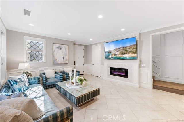 135 Hollow Tree, Irvine, CA 92618