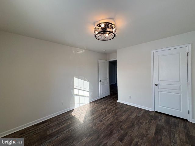 142 SILLS LN, Downingtown, PA 19335