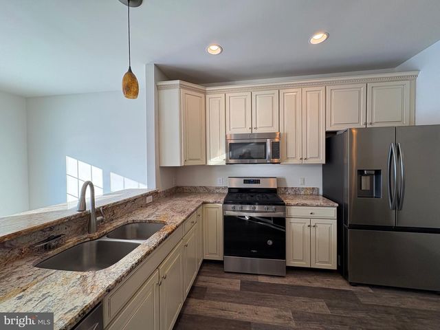 142 SILLS LN, Downingtown, PA 19335