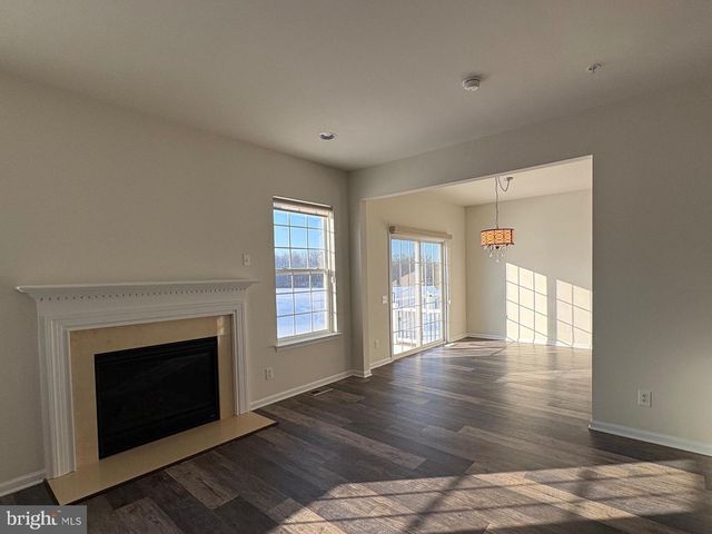 142 SILLS LN, Downingtown, PA 19335