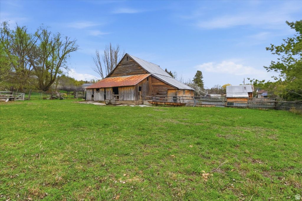 Image 36 of property listing at 18 E 300 S, Mendon, UT 84325