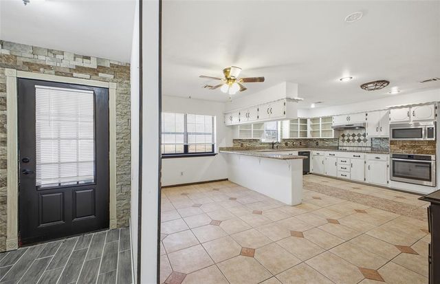 2140 Kimberlee Court, Norman, OK 73026