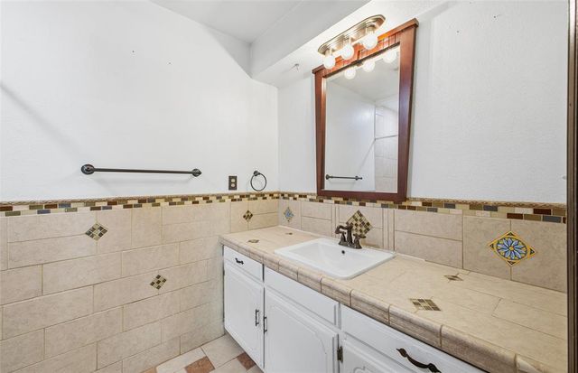 2140 Kimberlee Court, Norman, OK 73026