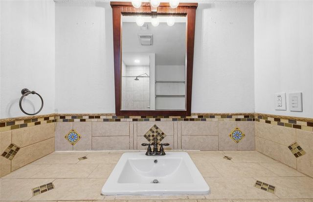 2140 Kimberlee Court, Norman, OK 73026