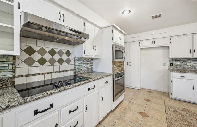 2140 Kimberlee Court, Norman, OK 73026