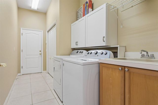 9419 GREENPOINTE DRIVE, Tampa, FL 33626