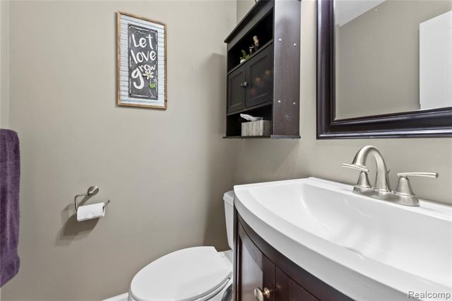 22303 Knollwood Drive, Flat Rock, MI 48134