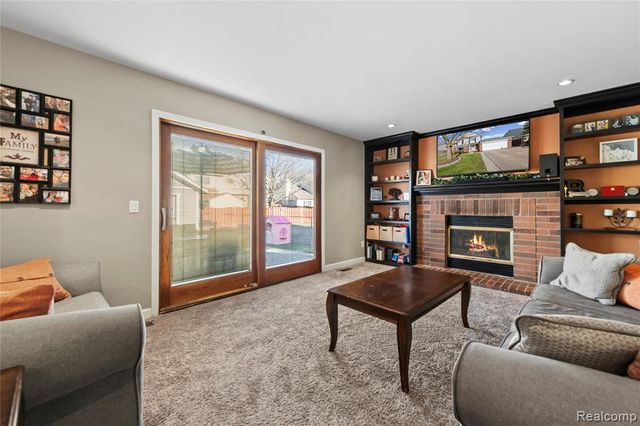 22303 Knollwood Drive, Flat Rock, MI 48134