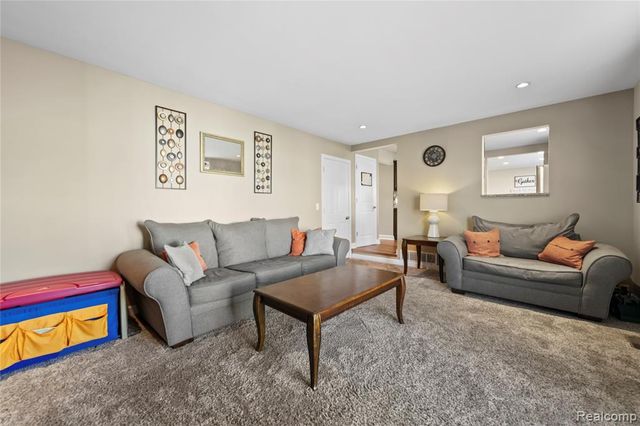 22303 Knollwood Drive, Flat Rock, MI 48134