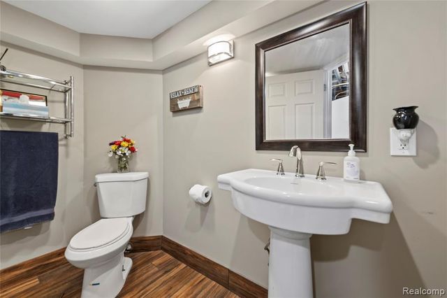 22303 Knollwood Drive, Flat Rock, MI 48134