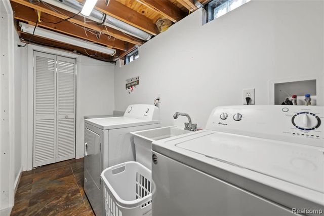 22303 Knollwood Drive, Flat Rock, MI 48134