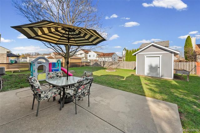 22303 Knollwood Drive, Flat Rock, MI 48134