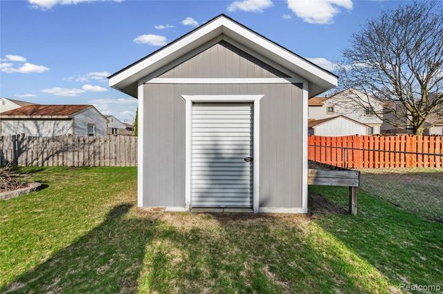 22303 Knollwood Drive, Flat Rock, MI 48134