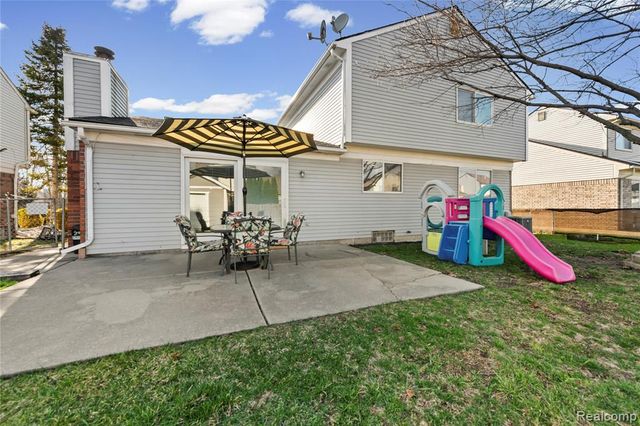 22303 Knollwood Drive, Flat Rock, MI 48134