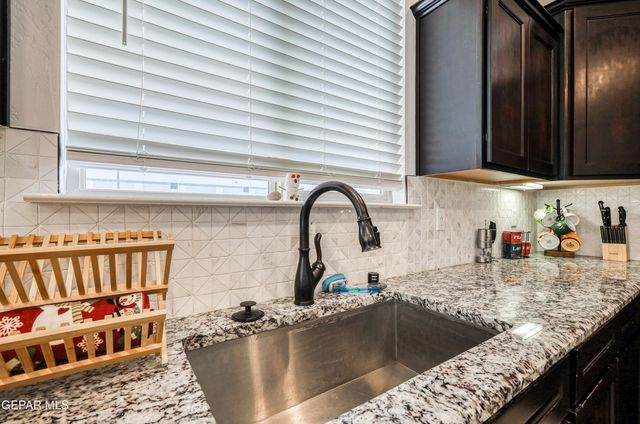1811 RITZY LOU Place, El Paso, TX 79928