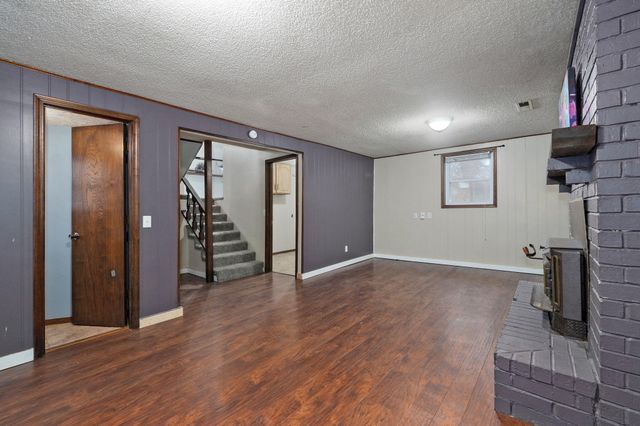2516 W Blackburn Drive, Springfield, MO 65807