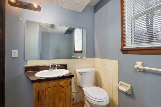 2516 W Blackburn Drive, Springfield, MO 65807