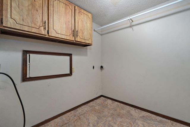 2516 W Blackburn Drive, Springfield, MO 65807