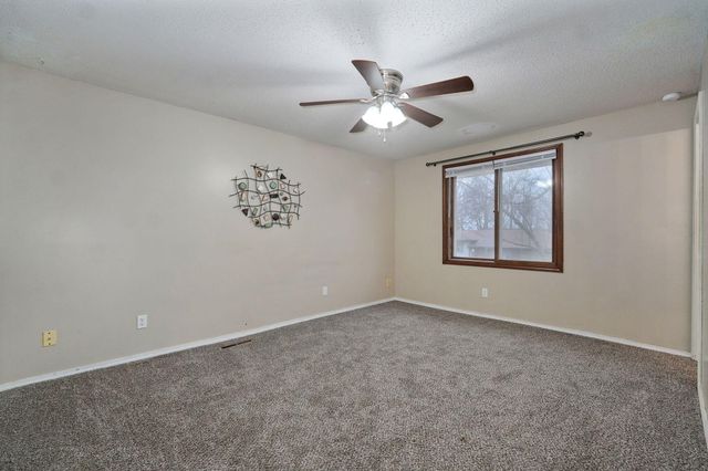 2516 W Blackburn Drive, Springfield, MO 65807