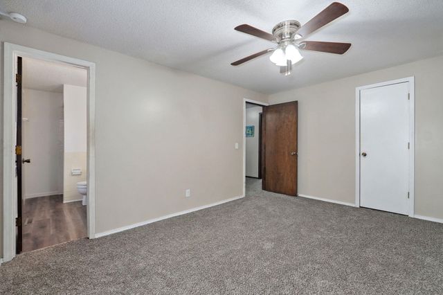 2516 W Blackburn Drive, Springfield, MO 65807