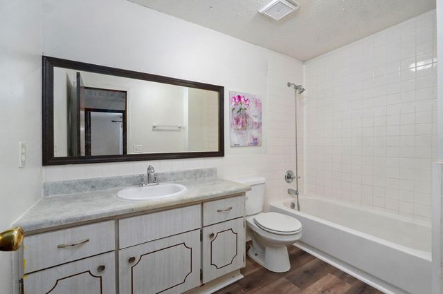 2516 W Blackburn Drive, Springfield, MO 65807