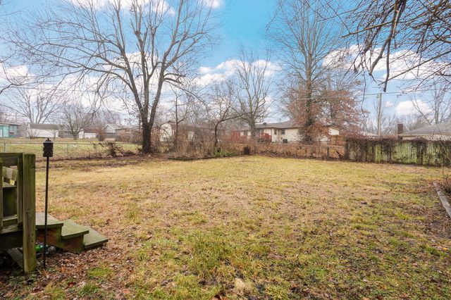 2516 W Blackburn Drive, Springfield, MO 65807