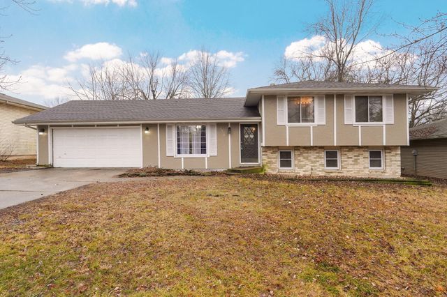 2516 W Blackburn Drive, Springfield, MO 65807