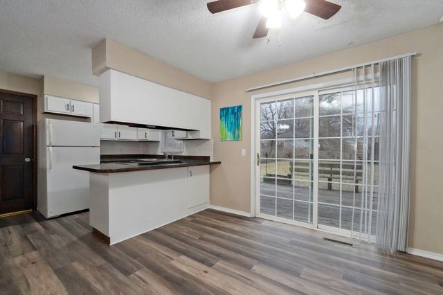 2516 W Blackburn Drive, Springfield, MO 65807