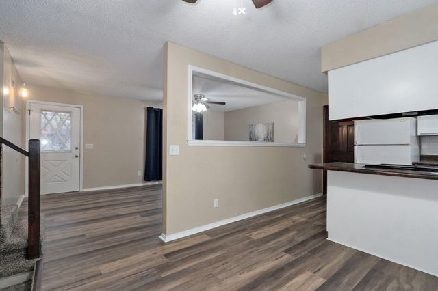 2516 W Blackburn Drive, Springfield, MO 65807