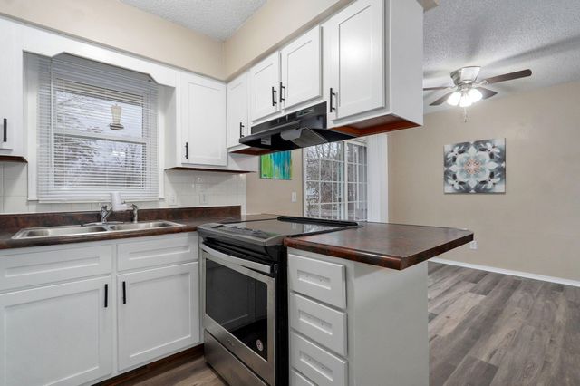 2516 W Blackburn Drive, Springfield, MO 65807