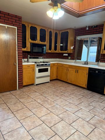 885 Del Monte Ct, Manteca, CA 95336