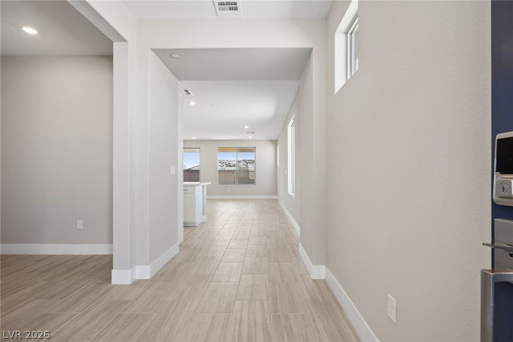 9725 Sangria Sunrise Avenue, Las Vegas, NV 89143 — photo 2