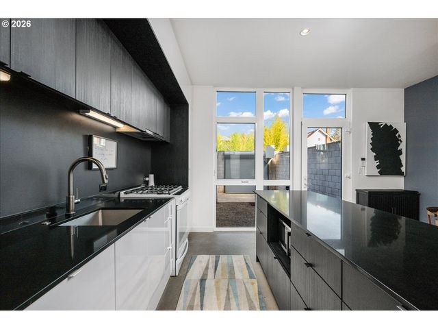 7168 N VANCOUVER Ave, Portland, OR 97217