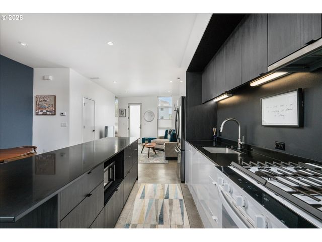 7168 N VANCOUVER Ave, Portland, OR 97217