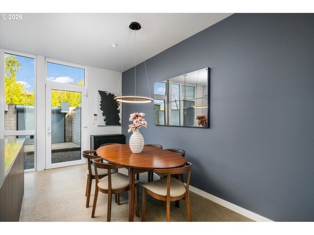 7168 N VANCOUVER Ave, Portland, OR 97217