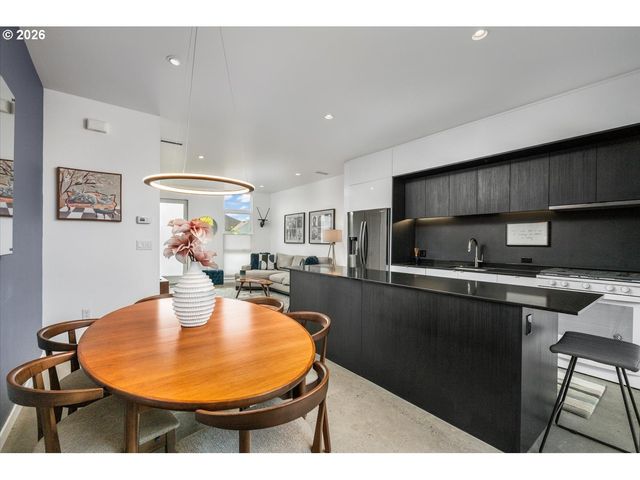 7168 N VANCOUVER Ave, Portland, OR 97217