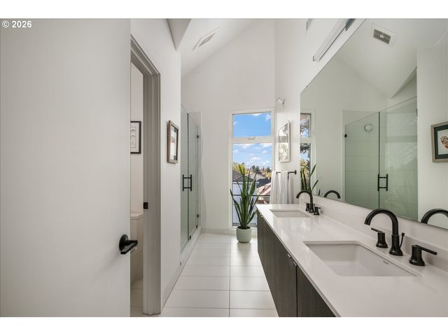 7168 N VANCOUVER Ave, Portland, OR 97217