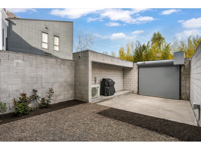 7168 N VANCOUVER Ave, Portland, OR 97217