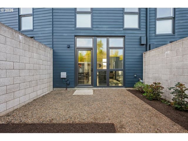 7168 N VANCOUVER Ave, Portland, OR 97217