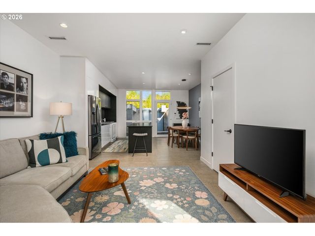 7168 N VANCOUVER Ave, Portland, OR 97217