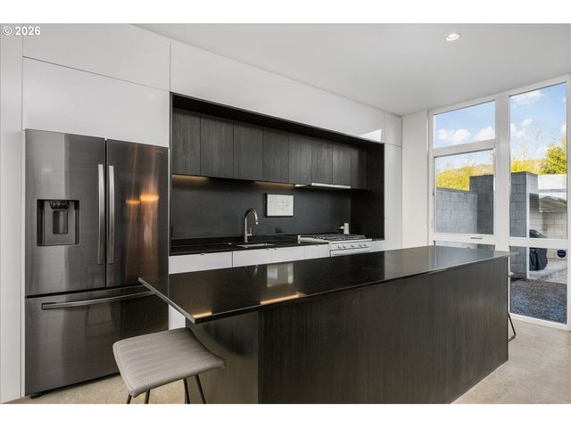 7168 N VANCOUVER Ave, Portland, OR 97217