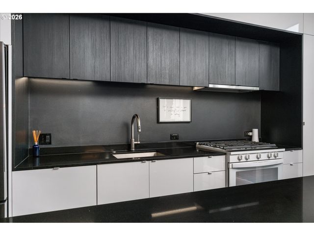 7168 N VANCOUVER Ave, Portland, OR 97217