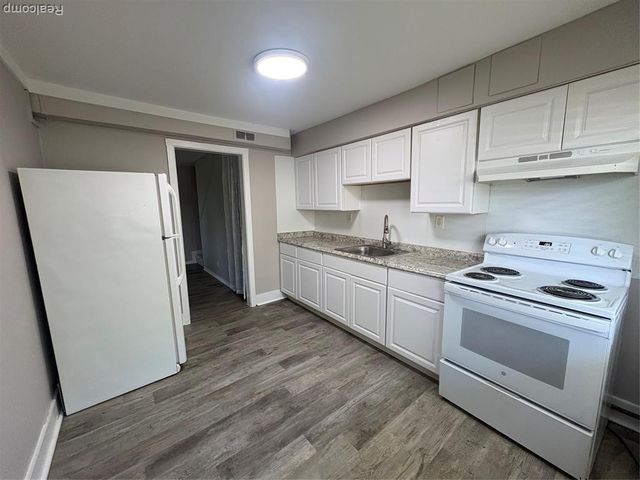 33514 Berville, Westland, MI 48186