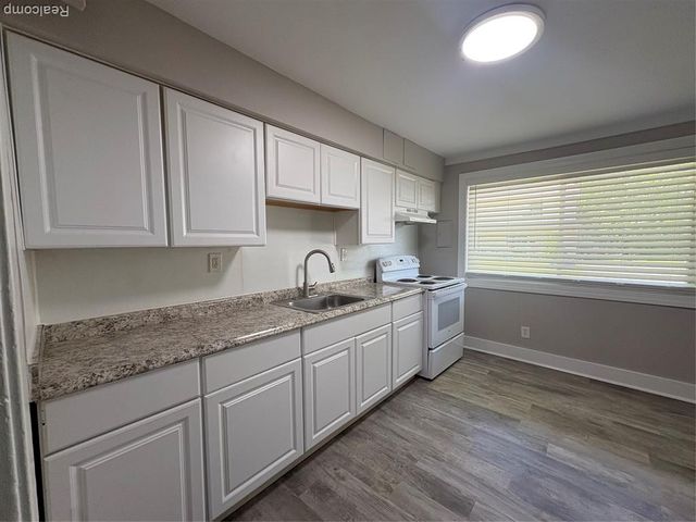 33514 Berville, Westland, MI 48186