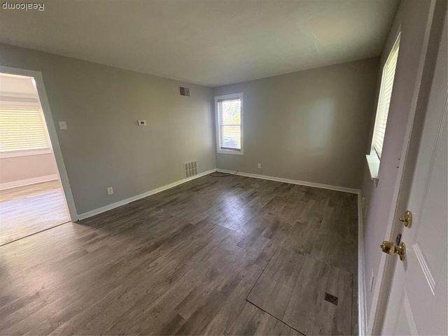 33514 Berville, Westland, MI 48186