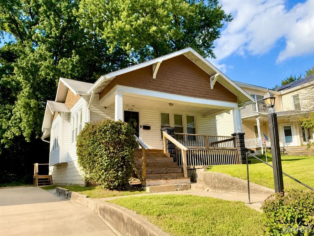 2320 Sanford Avenue, Alton, IL 62002