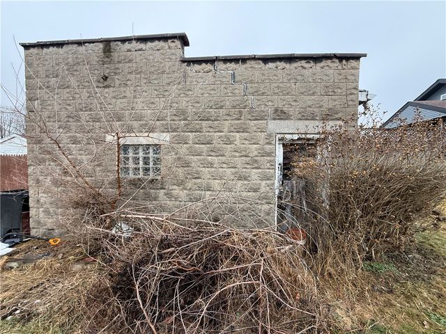 2804 E St, Mckeesport, PA 15133