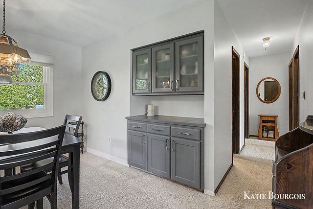 961 Maplerow Avenue Nw, City Of Walker, MI 49534